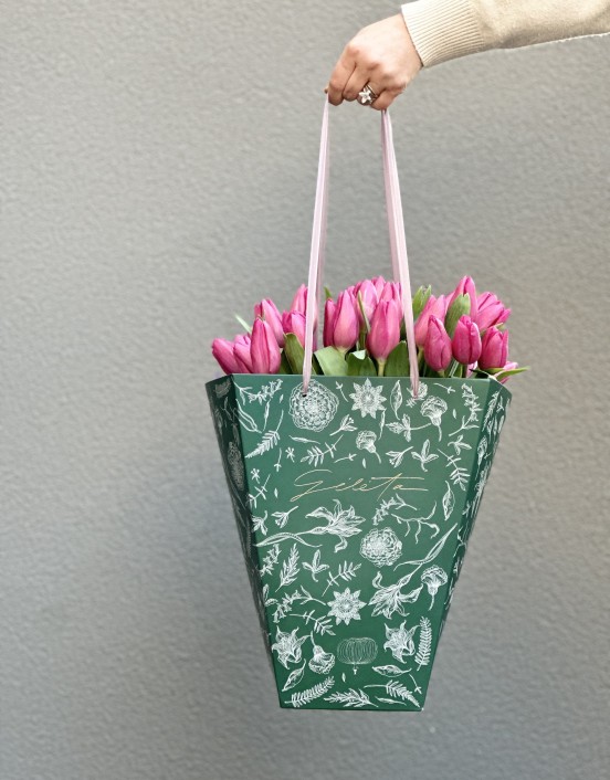 TULPIŲ PUOKŠTĖ SU VANDENIU