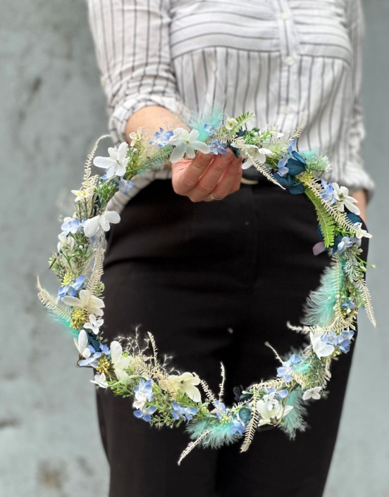 Melsvas velykų vainikėlis