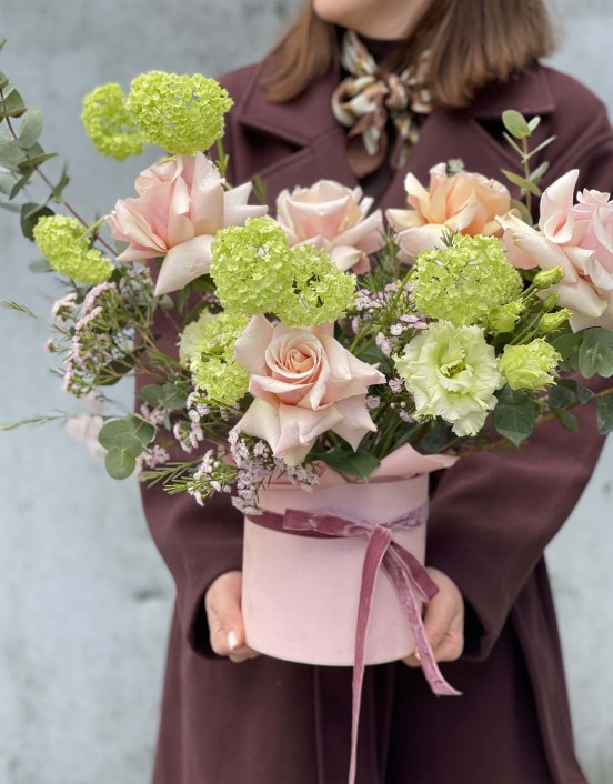 GĖLIŲ DĖŽUTĖ YPATINGAM ŽMOGUI