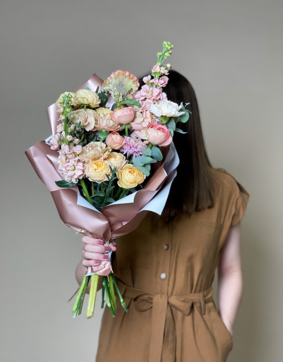 Puokštė pavasario saulė