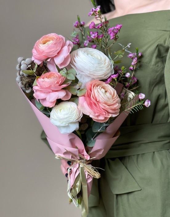 Puokštė vėdrynų spalvos