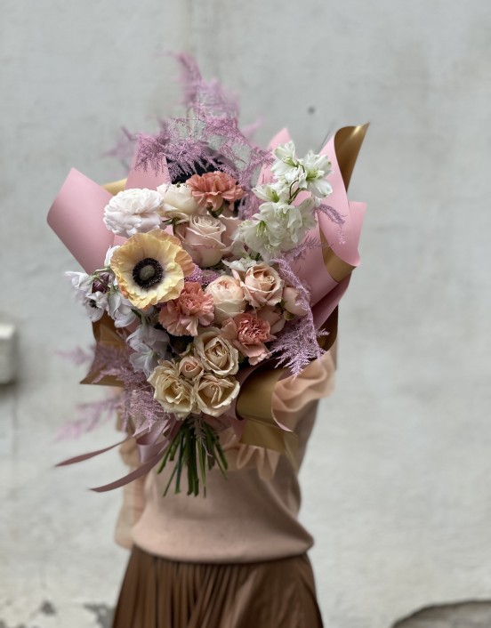 PUOKŠTĖ TU MANO KARALIENĖ