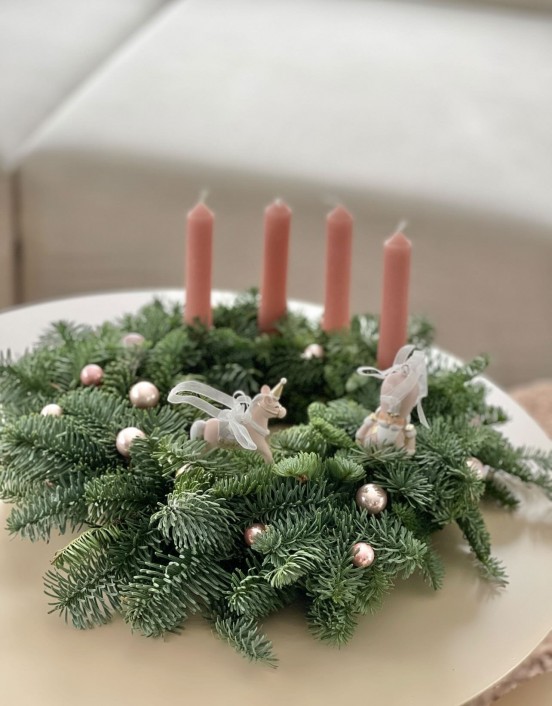 KALĖDINIS VAINIKAS RAUSVAS...