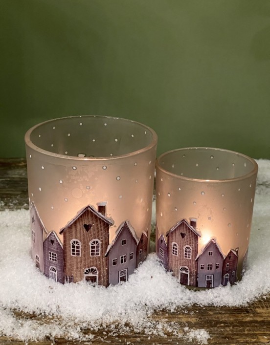 KALĖDINĖ ŽVAKIDĖ SU NAMELIAIS